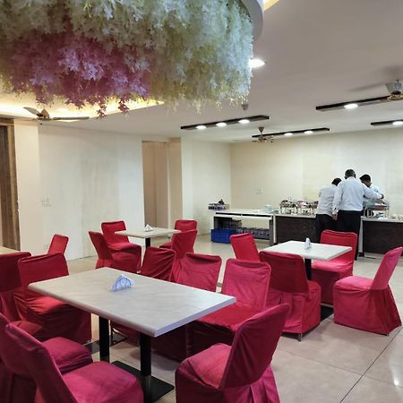 Hotel Luxuria Ludhiana Exterior foto